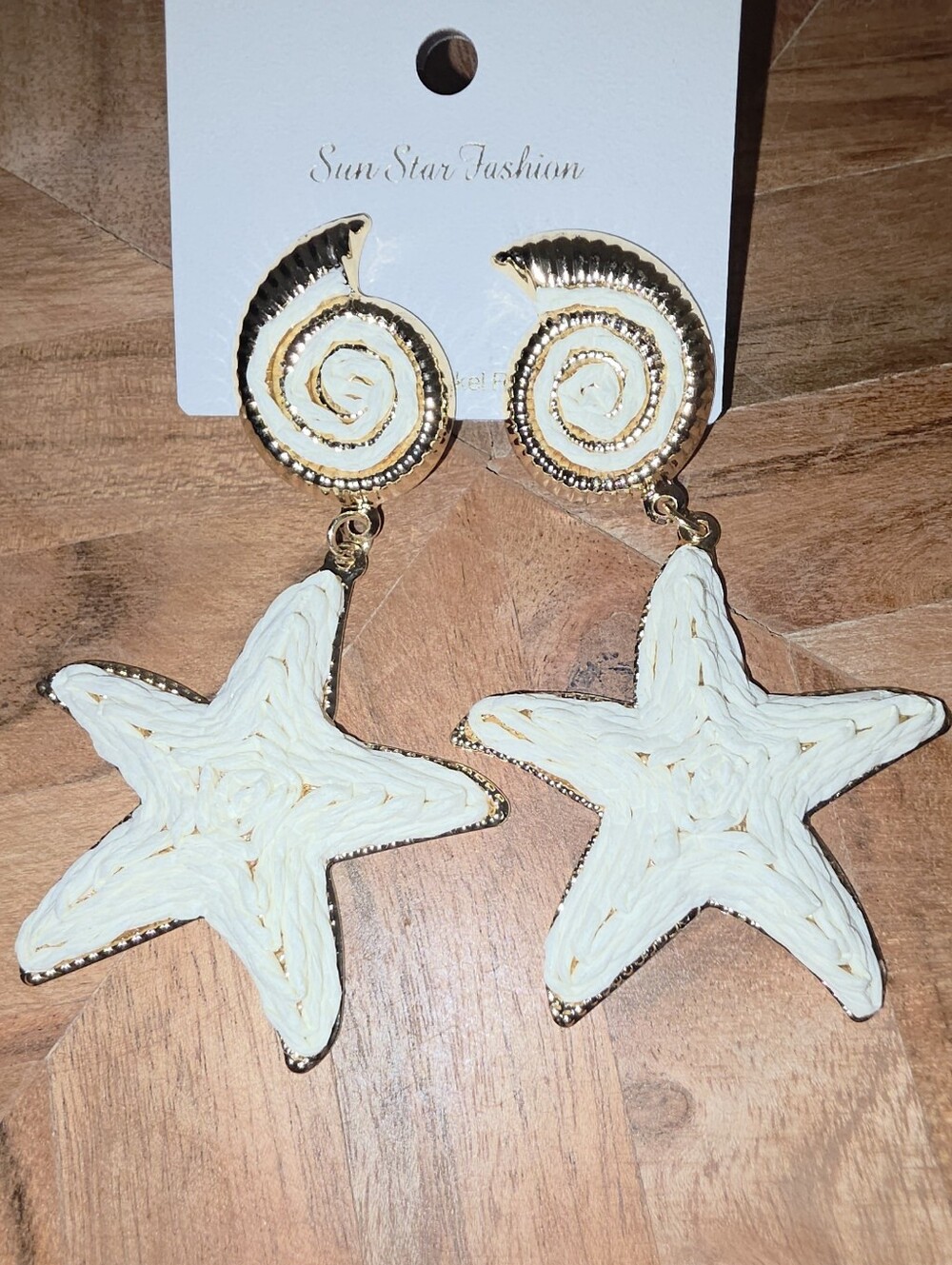 White Starfish & Sea Shell Rafia Drop Earrings With Gold-Tone Metal Accents, NWT